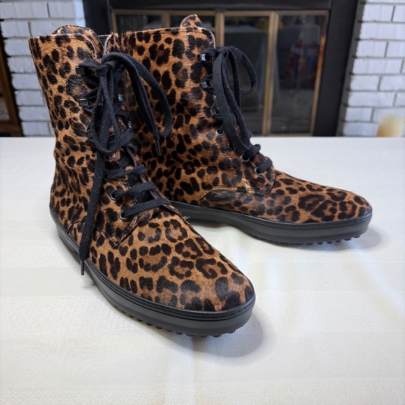 Tod’s, Chetah skin leather ankle boots, size 39.5, US 9.5 - Picture 1 of 7